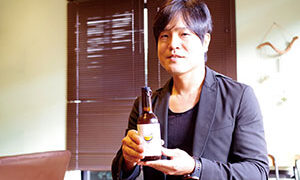 本業の営業職の傍ら、クラフトビールの企画開発に取り組むYOUSUKEさん。「クラフトビールを通じて北小金の魅力を多くの人に発信していきたいです」。