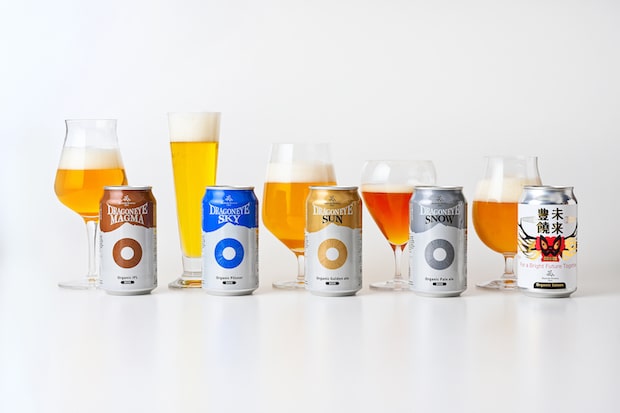 〈暁ブルワリー〉が醸造するオーガニックビール〈ドラゴンアイ〉シリーズと限定商品の〈未来豊穣〉。（写真：Akatsuki Brewery Japan）