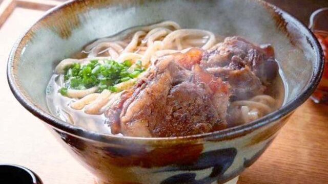 アグーソーキそば「鳳と凰」(提供)