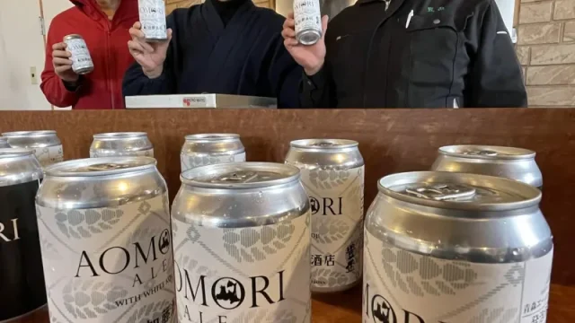 白こうじを使ったクラフトビール。3社のロゴを入れたデザインの缶に仕上げた